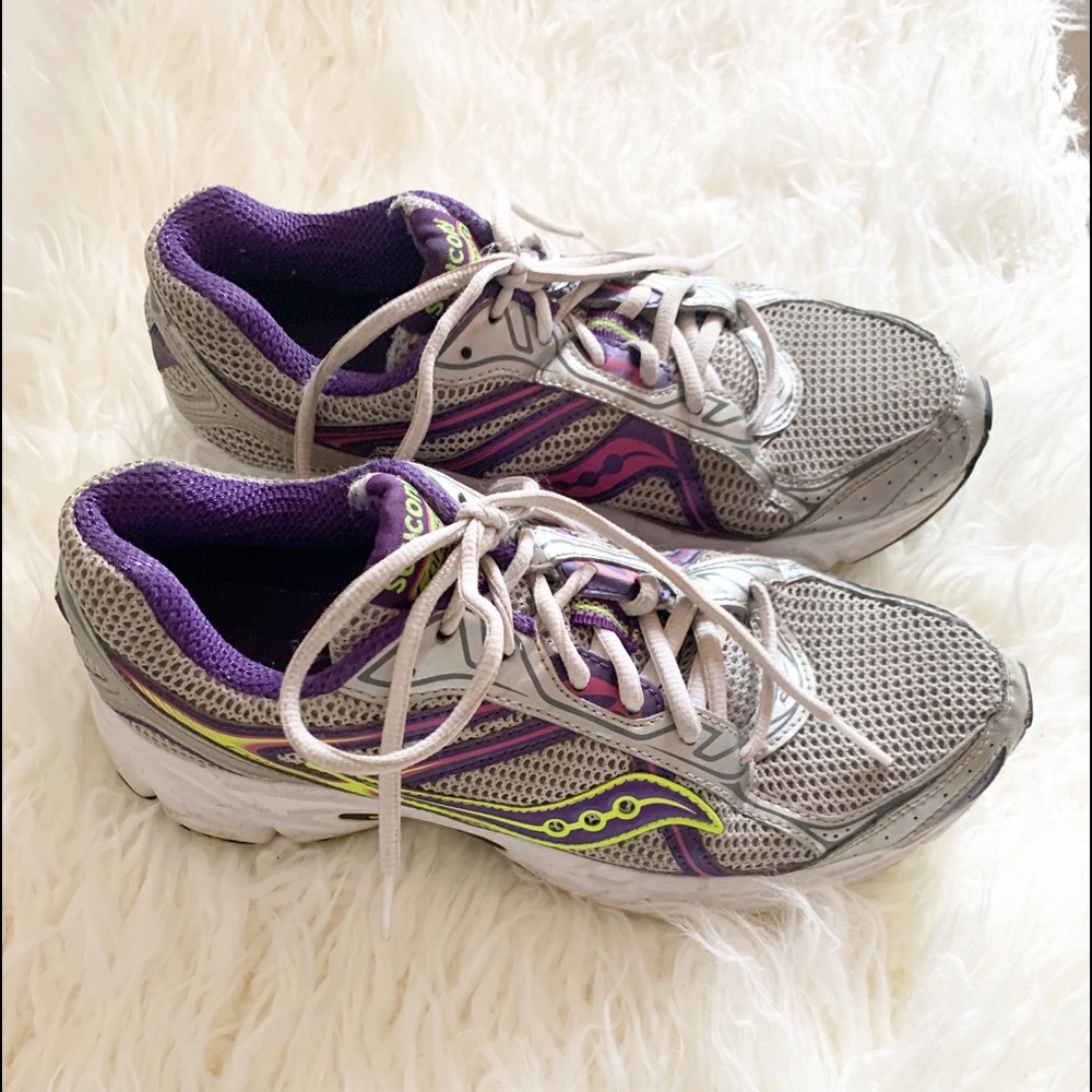 Saucomy Running shoes sz 8 1/2